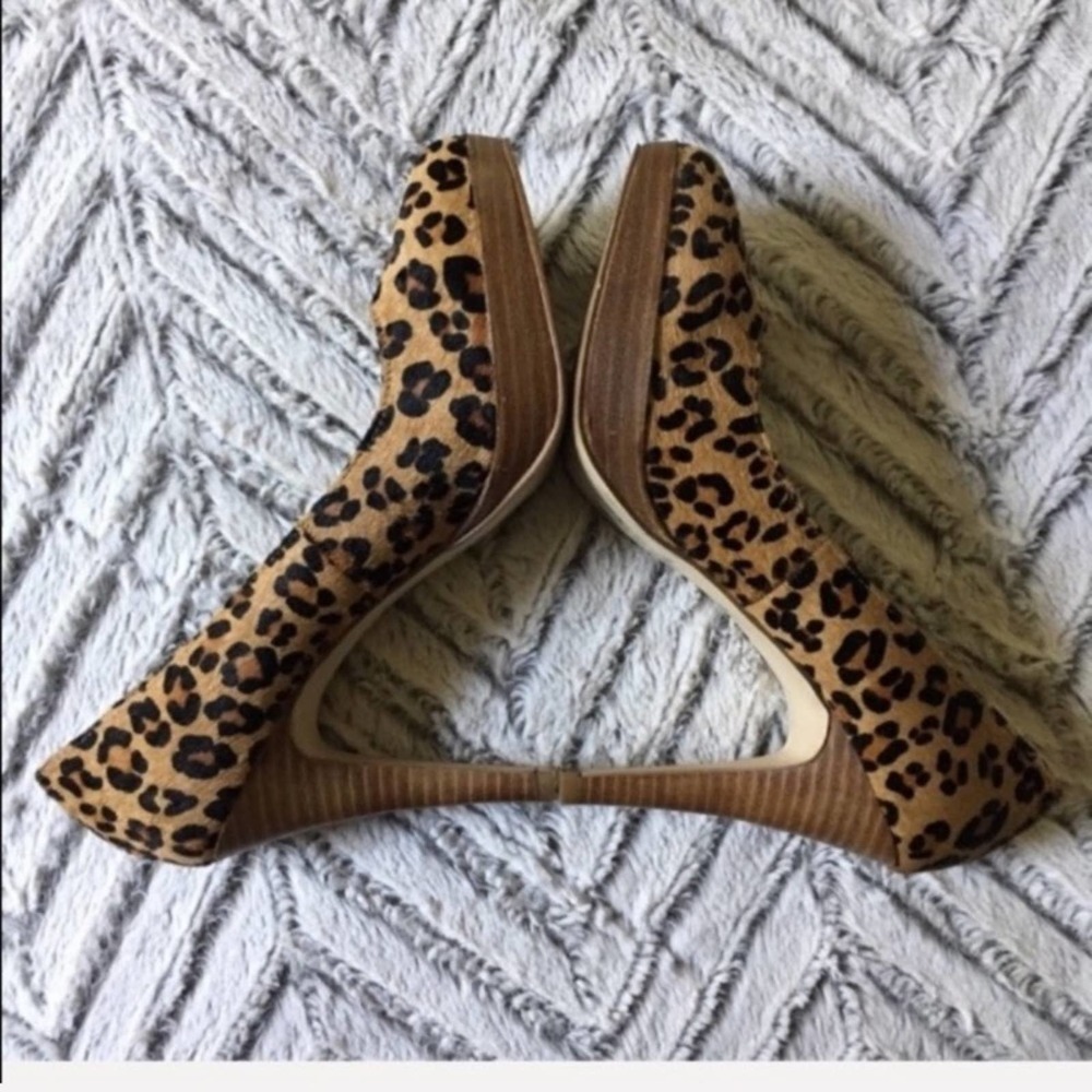 Bakers shoes cheetah calf hair platform pumps 7.5